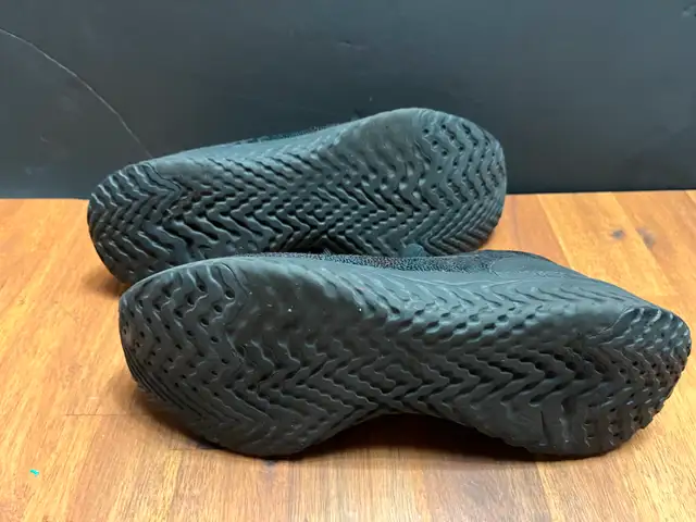 Nike Epic React Flyknit Triple Black Running Size 963436969907971123