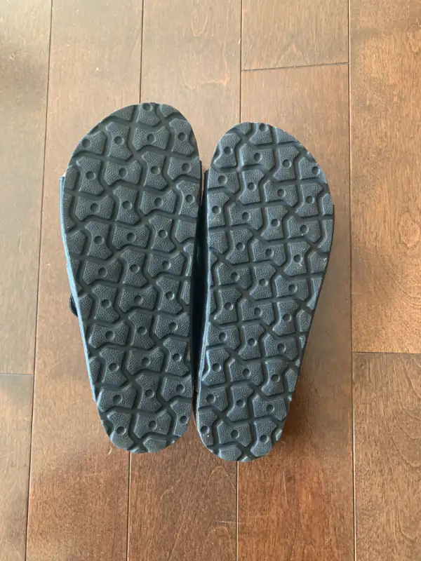 Boy size 3 slippers on sale - Brand New (Joe Fresh) in Kids & Youth in St. Albert - Image 5