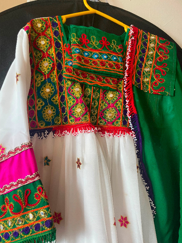 Afghany cloths dans Femmes - Autre  à Ville de Toronto - Image 2