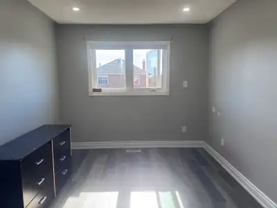 A room is available in 4 bedrooms 2.5 washrooms in a house from October 1st. Room can be rented as p...