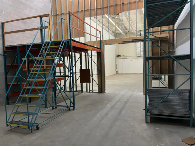 Central-East Industrial Space in Commercial & Office Space for Rent in Ottawa - Image 6