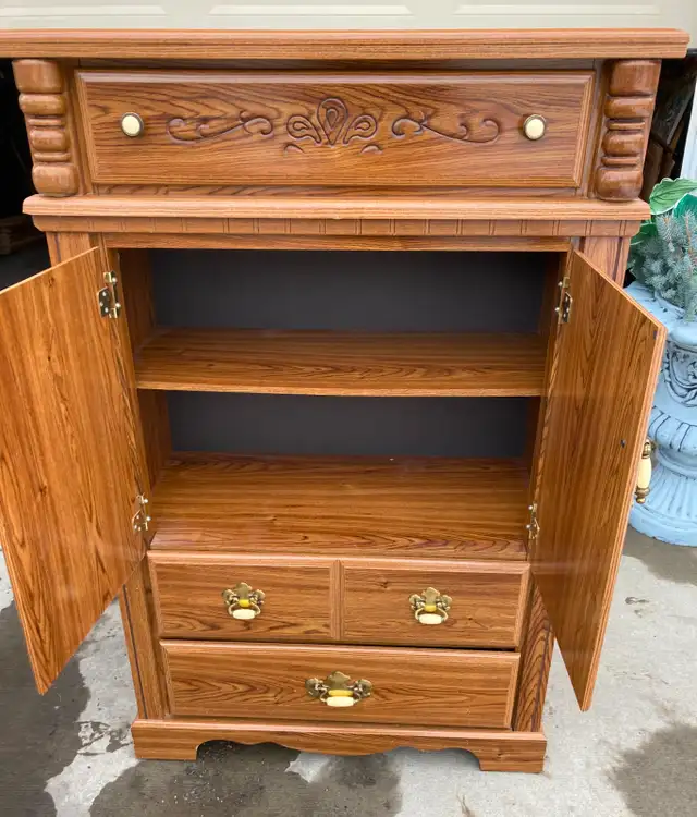 vintage wooden cabinet in Hutches & Display Cabinets in Calgary - Image 5