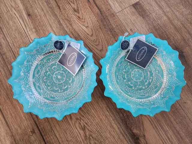 Decorated Glass Bowls - set of 4 in Home Décor & Accents in Red Deer - Image 4