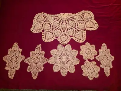 • VINTAGE - HANDMADE BY MOM WITH LOVE…. • SOFA COVER FOR BACK OF SOFA • 6 DOILIES IN VARIOUS SIZES F...