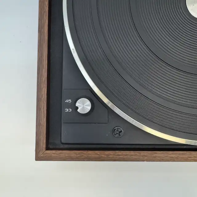 Vintage 1970s Dual 502 Belt Drive Turntable Record Player Tested in Stereo Systems & Home Theatre in City of Toronto - Image 5