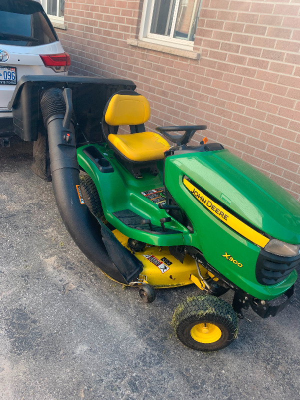 Complete package! John Deere X300 with bagger and blower in Lawnmowers & Leaf Blowers in Barrie - Image 3