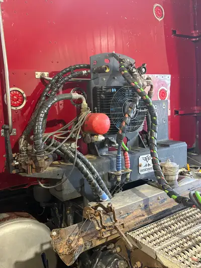 4.5” TE pump complete with hydraulic reservoir ,cooling lines. Two valves. (One extra for running on...