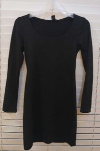 NWT Ambiance Black Long Sleeve Bodycon Dress – Size Small Delta/Surrey/Langley Greater Vancouver Area Preview