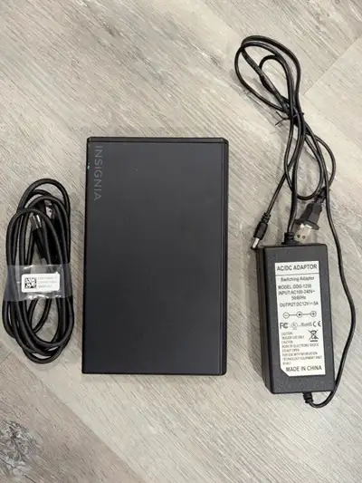 INSIGNIA USB 3.0 SATA HARD DRIVE ENCLOSURE with 320gb HDD, View more