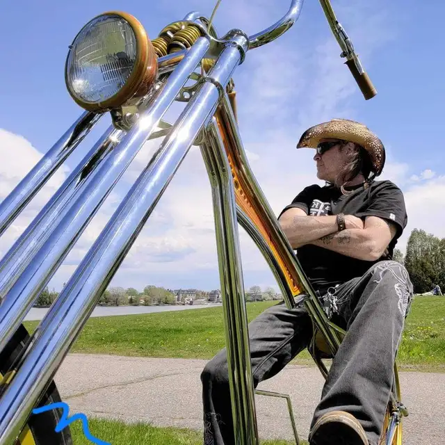 Custom one of a Kind collectable Chopper in Cruiser, Commuter & Hybrid in Laurentides - Image 3