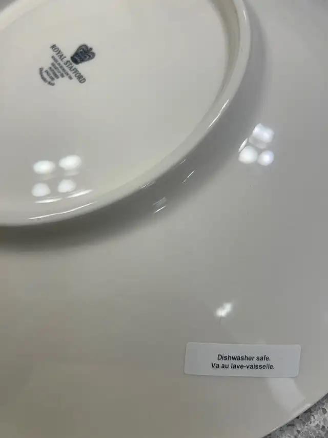 Royal Stafford 13" Pasta Serving Bowl in Kitchen & Dining Wares in Calgary - Image 7