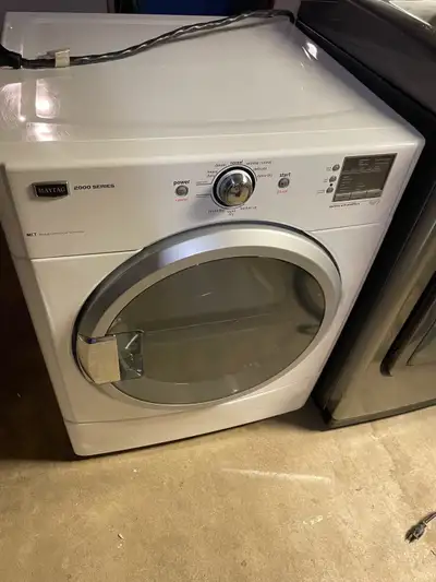 MAYTAG 2000  EXTRA LARGE CAPACITY ELECTRIC DRYER!!!, View more