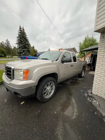 -Reliable, solid, smooth. -No mechanical issues -Clean interior, non-smoker, no-pets -AC works great...