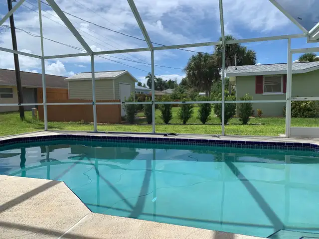 Englewood Florida Pool Home in Florida in Canada - Image 3