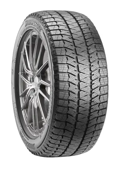 Pneus d’hiver à vendre: Idéal pour VUS Modèle: Bridgestone/Blizzak Grandeur: 225/60/18 Unsure: 1 hiv...