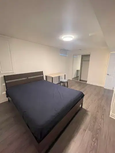 Private Room for Rent – Downtown Mississauga Rent: $1,200/month Parking: $100/month (optional) Avail...