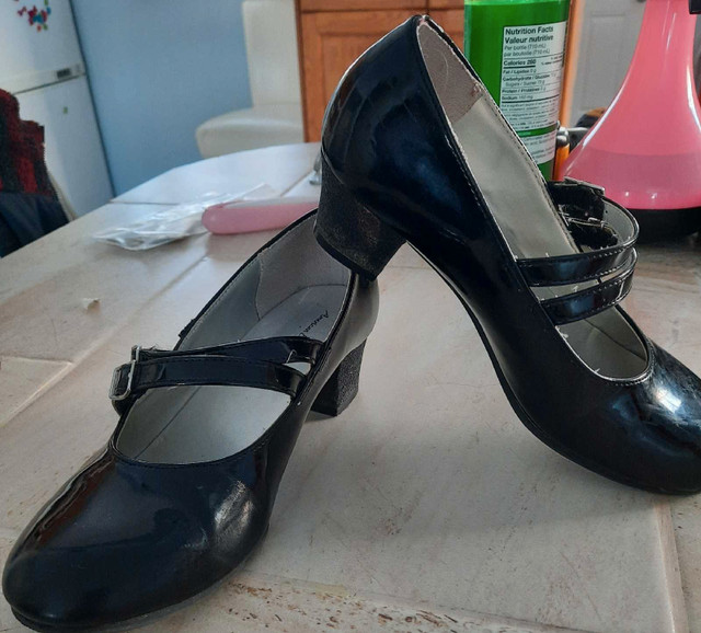 Girls Size 1.5 Dress Shoes.  in Kids & Youth in Kingston - Image 2