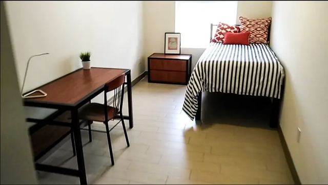 203 Lester St, Waterloo, ON. Room Rental Sublet in Room Rentals & Roommates in Kitchener / Waterloo - Image 3