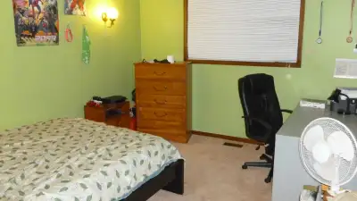 LARGE FURNISHED ALL INCLUSIVE ROOM FOR STUDENT OR YOUNG WORKING