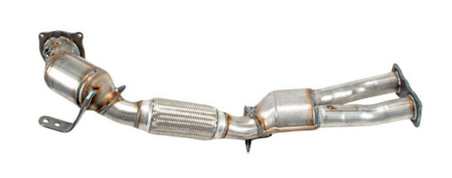 Volvo XC70 3.0L Rear Flex Pipe & Catalytic Converter 2009-2015 in Engine & Engine Parts in City of Toronto