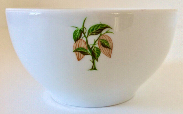 Vintage. Collection. Magnifique bol à cacao porcelaine Lubiana dans Art et objets de collection  à Lévis - Image 3
