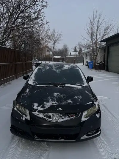 2012 honda civic SI Manual transmission Active status All stock Well maintained 280,000km New oil ch...