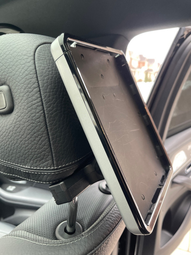 Mercedes-Benz iPads car  holder  in General Electronics in Markham / York Region - Image 4