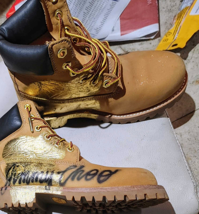 Rare timbs real gold flakes for a real bahdi in Women's - Shoes in Hamilton - Image 2