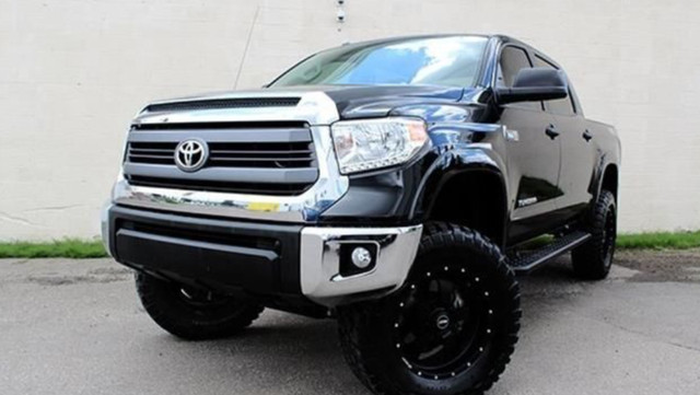 Sweet deal! 2015 Toyota Tundra TRD, 4X4 with lift, LOW KMS!! in Cars & Trucks in Edmonton - Image 3