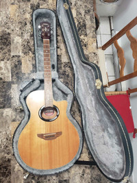 Guitar electroacoustic Yamaha Apx500nt with case