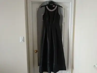 Laura Special Occasion/Evening/Cocktail/party dress (Size 4), View more