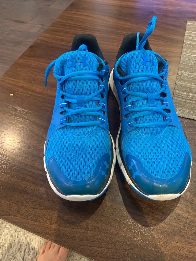 under urmour shoes size 9.5 man. in Men's Shoes in City of Toronto - Image 4