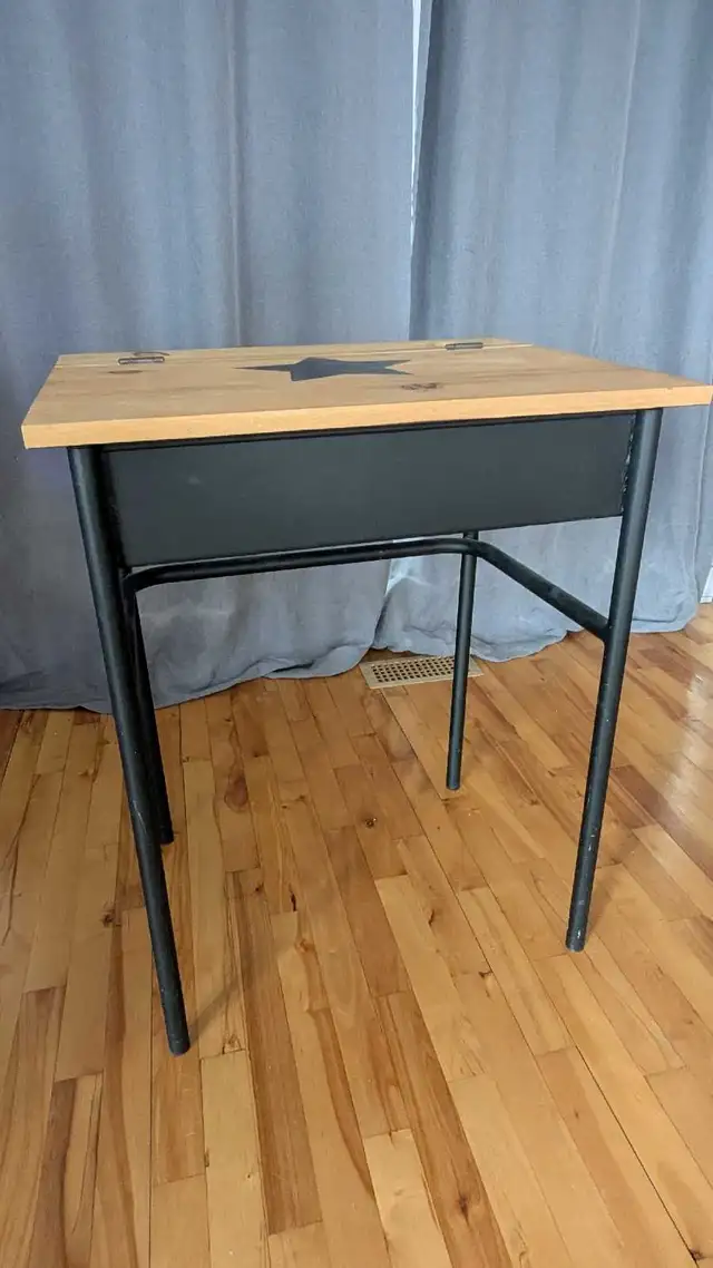 ancien pupitre reconditionné in Desks in Longueuil / South Shore - Image 5