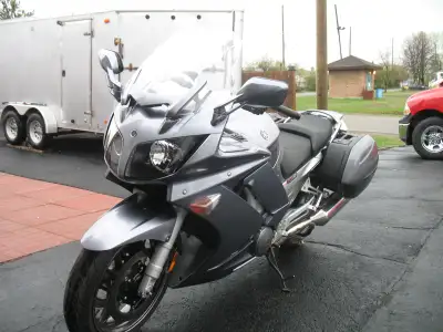 2006 Yamaha FJR1300AE, heated grips , power windscreen, saddlebags, NO trunk, adjustable suspension,...