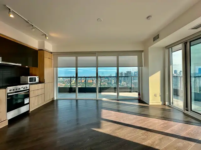 3 Bedroom 2 Bathroom Corner Unit – Stunning City View in Condos for Sale in City of Toronto - Image 15
