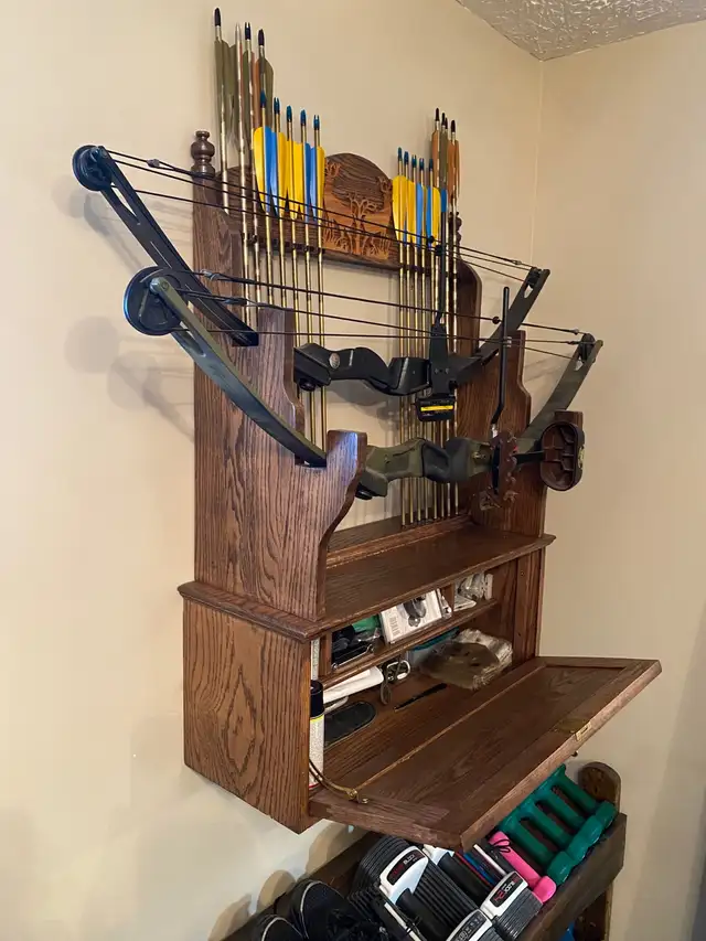 Compound Bow’s and Storage Rack in Other in Edmonton - Image 4