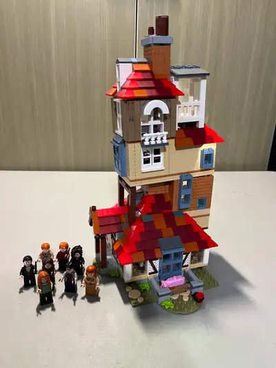 Lego Harry Potter Attack on the Burrow, View more