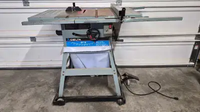 Delta 10" Table Saw with T-Square Fence & Mobile Base – Ready to Work Quality Delta 10" Table Saw (M...