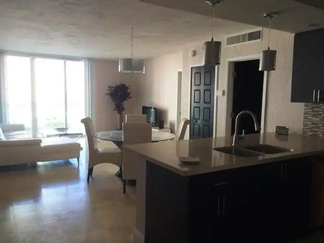 Hollywood/Hallandale Florida Beach Front Condo 2Br in Florida in Canada - Image 4