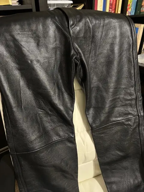 Full Grain Genuine Leather Pants Black High Rise in Women's - Bottoms in Barrie - Image 6