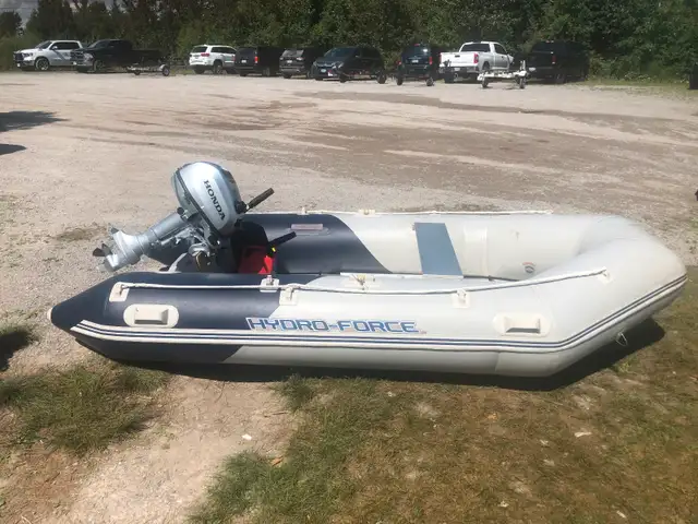 5 Hp Honda outboard 4 stroke Motor with 10 ft dingy boat in Powerboats & Motorboats in City of Toronto - Image 3