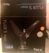 Smart Bike FLUX S Smart Tacx trainer