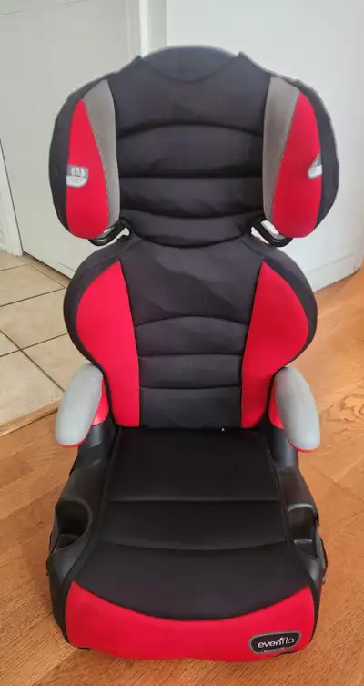 EvenFlo Booster seat / Siège d'appoint evenflo, View more