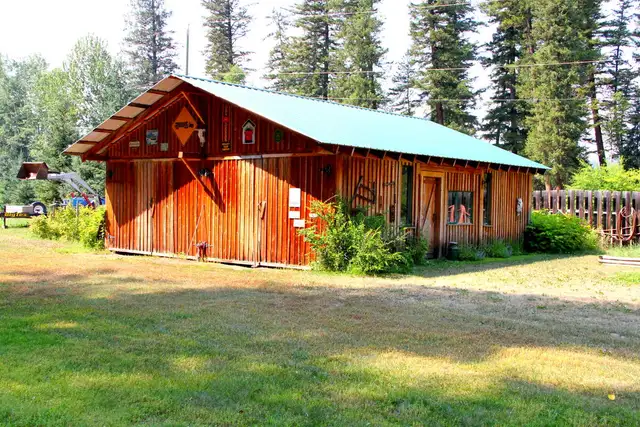 Waterfront Home with cabin in the Cariboo in Houses for Sale in Williams Lake - Image 8