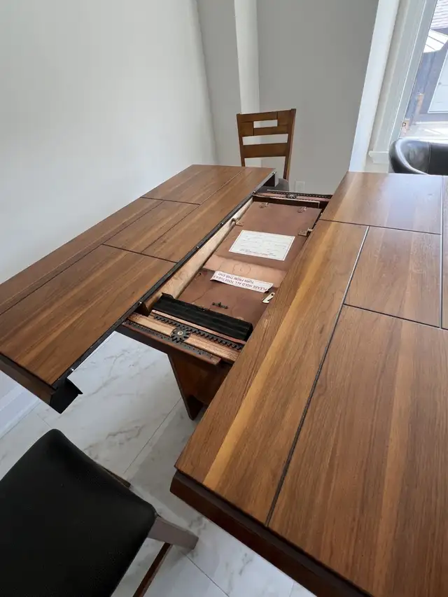 Walnut Kitchen dining table and 4 chairs for sale in Dining Tables & Sets in Markham / York Region - Image 6