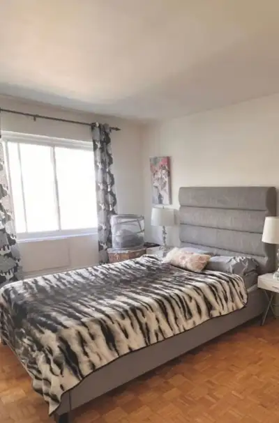 Lit plateforme - format Queen et matelas, View more