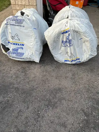 Looking to sell Michelin Pilot sport all season 4 (full set) 4 tires all barly used, approx 90-95% t...