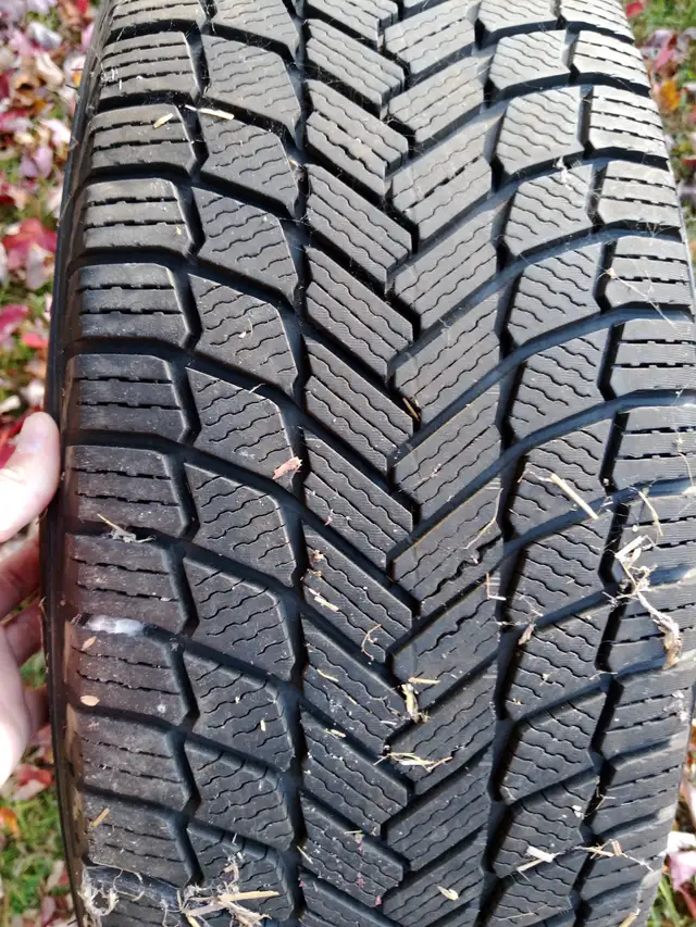 Near new Truck/SUV Winter Tires - Michelin Ice-X Snow in Tires & Rims in Ottawa - Image 2