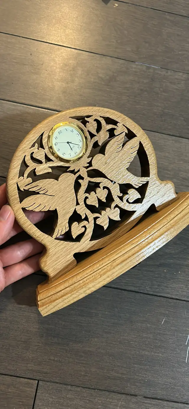 Wooden Table Clock  in Home Décor & Accents in Ottawa - Image 3