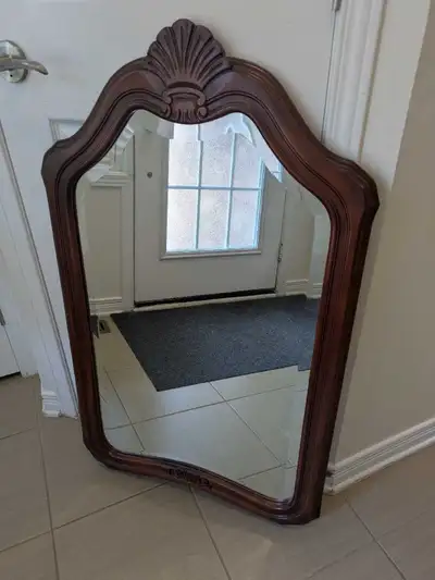 Excellent condition, no damage. Pick up Barrhaven 39.5×24"